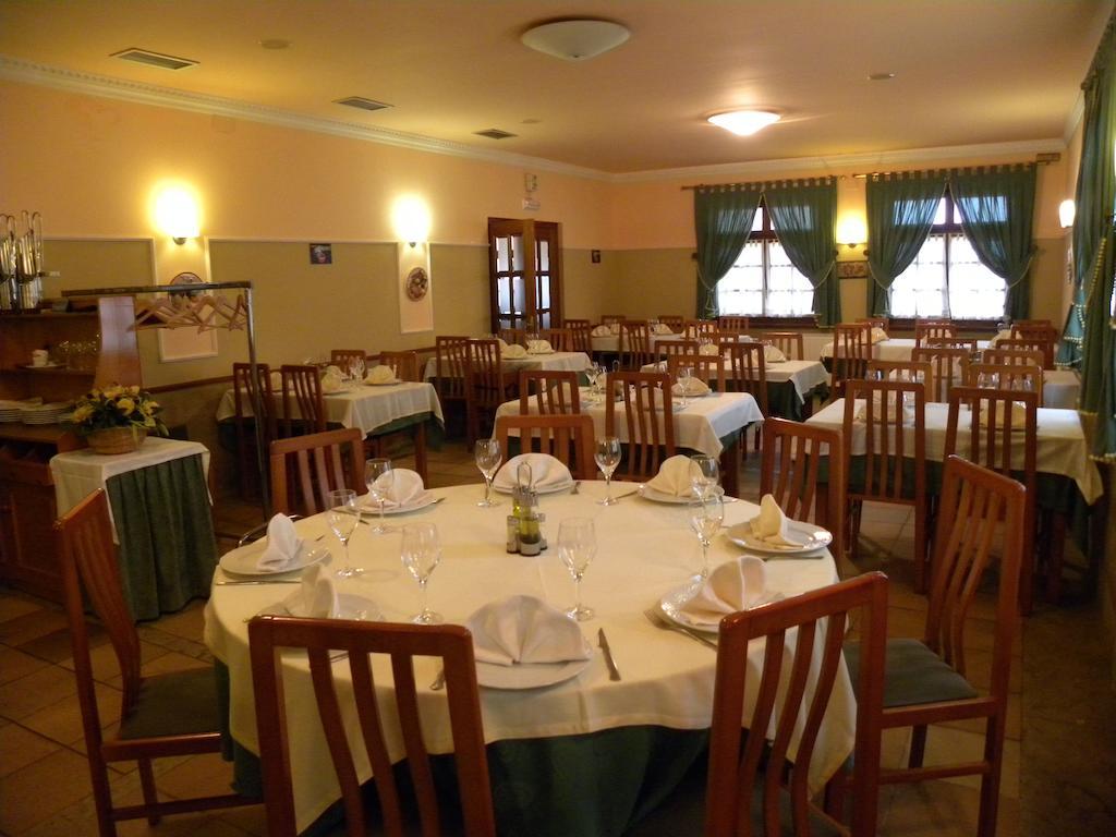 Hotel Restaurante Casa Fernando Ballota Bagian luar foto