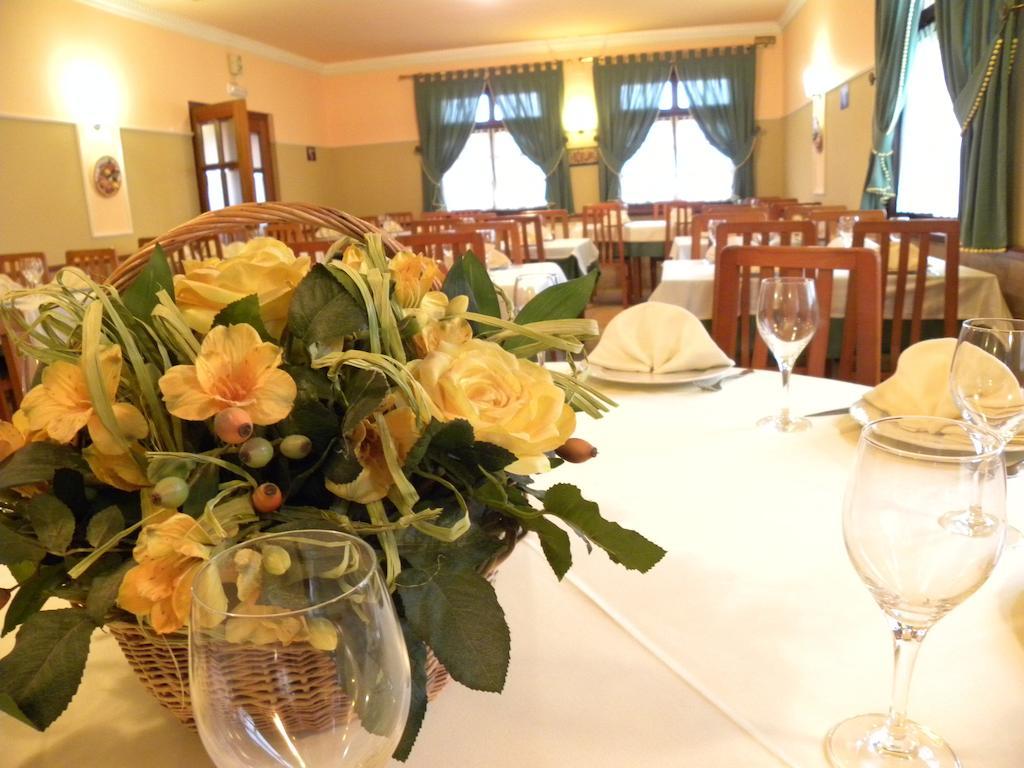 Hotel Restaurante Casa Fernando Ballota Bagian luar foto